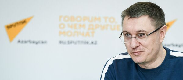 Известный журналист и спортивный комментатор, исполнительный директор МИА Россия сегодня Василий Конов - Sputnik Азербайджан