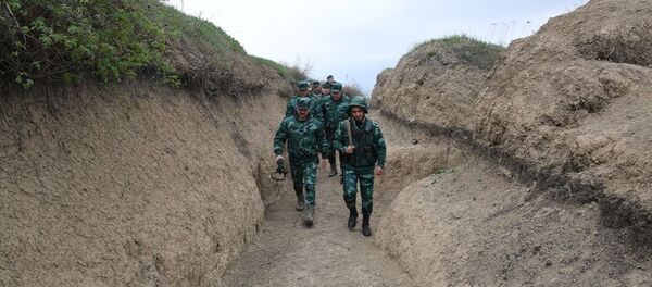 Глава ГПС Азербайджана проверил боеготовность погранпунктов на границе с Арменией Глава ГПС Азербайджана проверил боеготовность погранпунктов на границе с Арменией - Sputnik Азербайджан