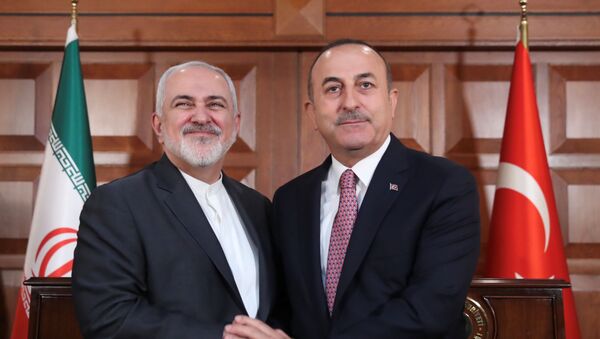 Министр иностранных дел Турции Мевлют Чавушоглу встретился со своим иранским коллегой Мохаммадом Джавадом Зарифом в Анкаре, Турция - Sputnik Azərbaycan