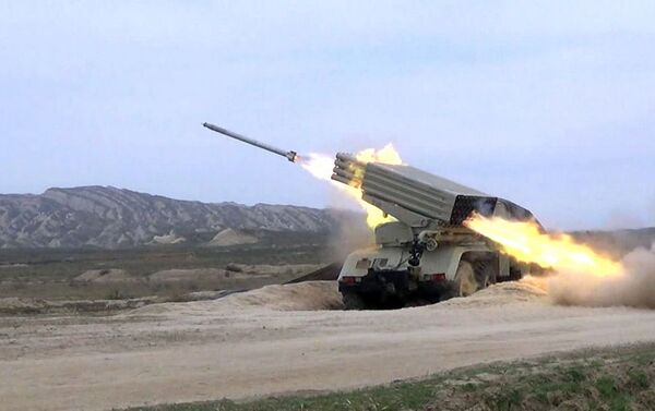 Ракетные и артиллерийские подразделения провели боевые стрельбы - Sputnik Азербайджан