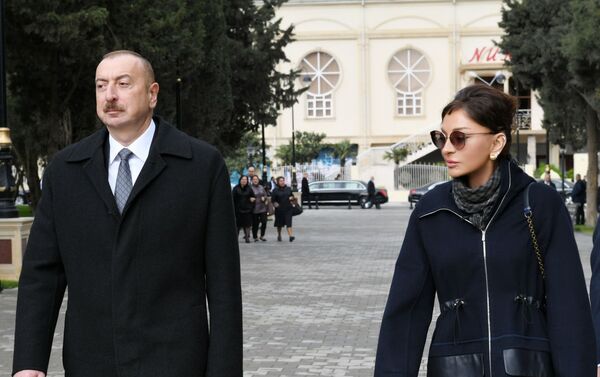 Президент Азербайджана Ильхам Алиев и первая леди Мехрибан Алиева - Sputnik Азербайджан