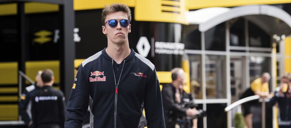 Российский гонщик итальянской команды Toro Rosso Даниил Квят - Sputnik Азербайджан