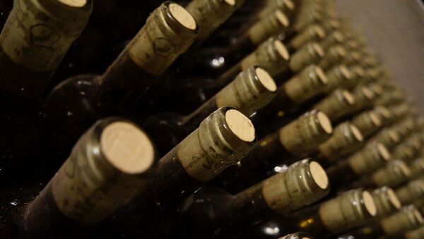 Бутылки из-под вина, фото из архива - Sputnik Азербайджан