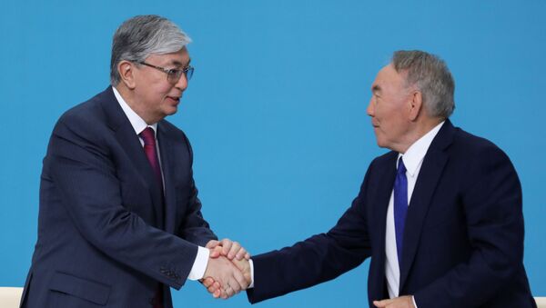 Kasım-Comart Tokayev və Nursultan Nazarbayev - Sputnik Azərbaycan