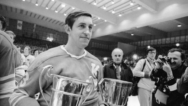 Капитан сборной СССР по хоккею, двукратный Олимпийский чемпион Борис Михайлов - Sputnik Азербайджан