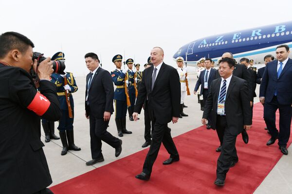 Президент Азербайджана принимает участие в международном форуме в Китае Президент Азербайджана принимает участие в международном форуме в Китае - Sputnik Азербайджан
