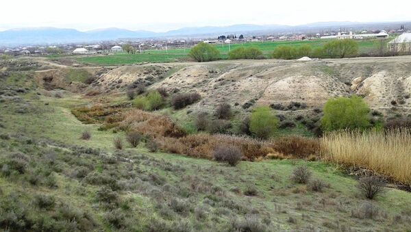 Средневековое поселение обнаруженое в Геранбойском районе в результате археологических исследований - Sputnik Азербайджан