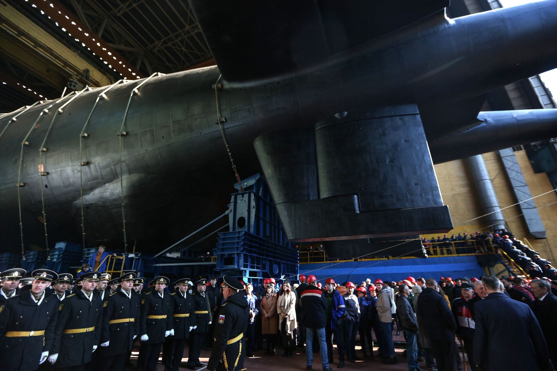 Спуск на воду атомной подводной лодки Белгород в Архангельской области  - Sputnik Azərbaycan, 1920, 22.03.2023