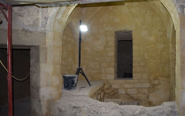 Реставрация старинной бани в Ичеришехер - Sputnik Азербайджан