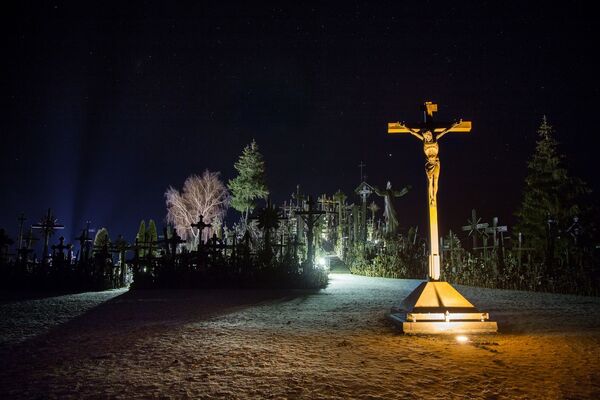 Гора Крестов - святыня и место паломничества в Литве - Sputnik Азербайджан