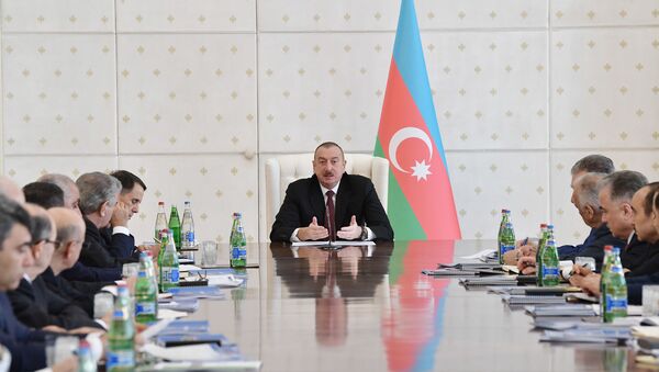 Президент Азербайджана Ильхам Алиев на заседании Кабинета министров, посвященном итогам социально-экономического развития в первом квартале 2019 года и предстоящим задачам - Sputnik Азербайджан