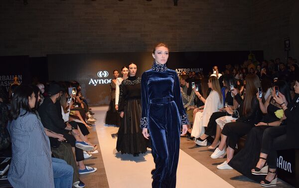 Azerbaijan Fashion Week-də ikinci gün - Sputnik Azərbaycan