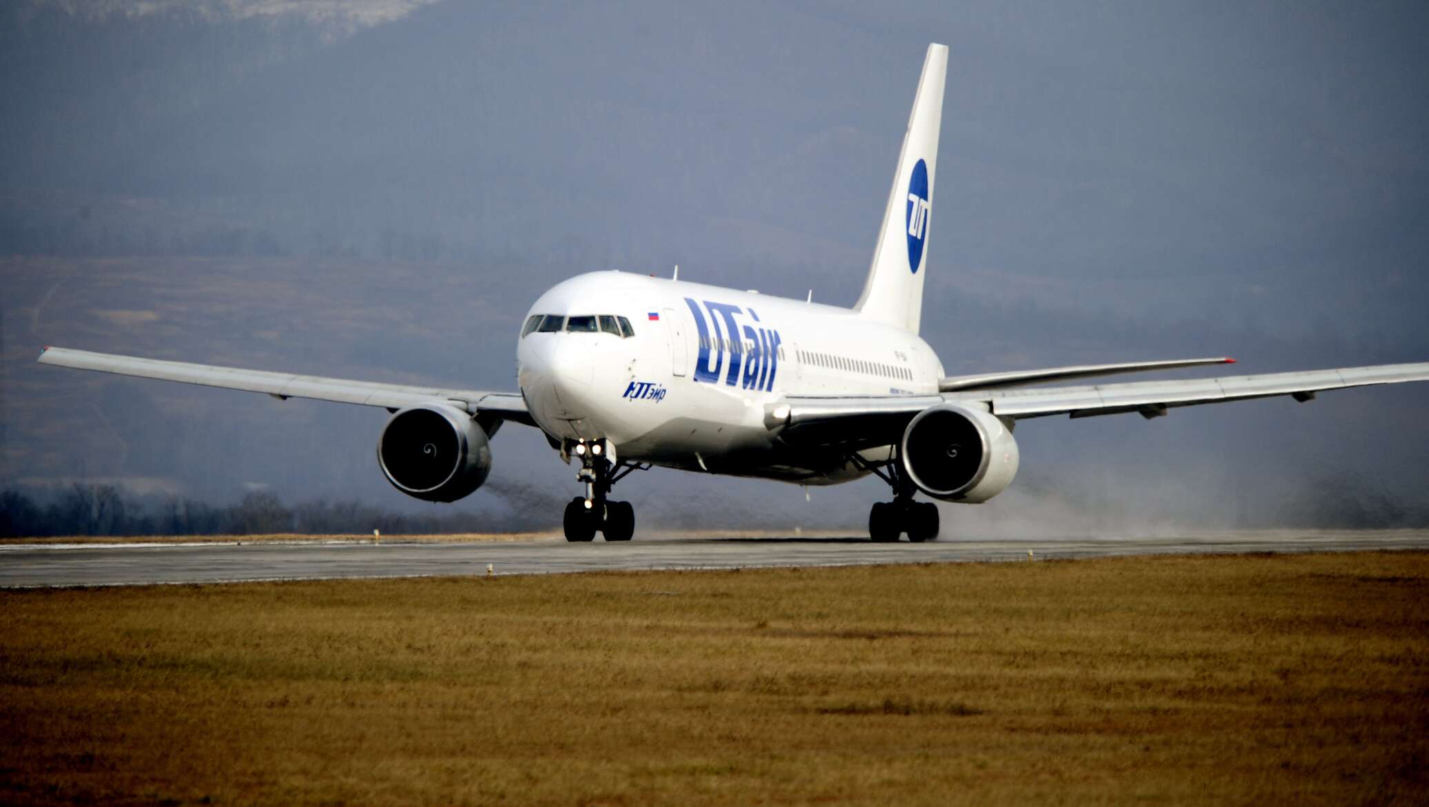 Utair 767. Боинг 767 ЮТЭЙР. Самолет Boeing 767-200. Боинг 767 200 ЮТЭЙР. UTAIR Boeing 767-200er.