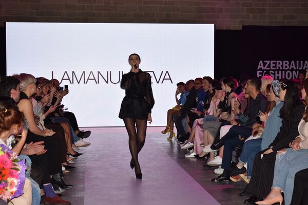 Казахстанская певица зажгла на закрытии Azerbaijan Fashion Week Казахстанская певица зажгла на закрытии Azerbaijan Fashion Week - Sputnik Азербайджан
