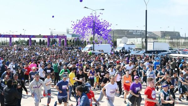 В столице Азербайджана стартовал Бакинский марафон-2019 - Sputnik Azərbaycan