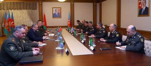 Обсуждены перспективы развития военно-технического сотрудничества между Азербайджаном и Беларусью Обсуждены перспективы развития военно-технического сотрудничества между Азербайджаном и Беларусью - Sputnik Азербайджан
