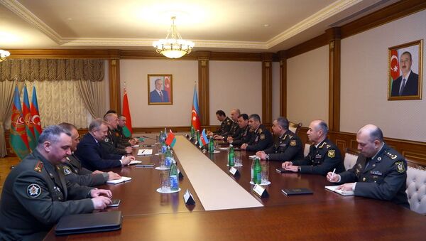 Обсуждены перспективы развития военно-технического сотрудничества между Азербайджаном и Беларусью - Sputnik Азербайджан