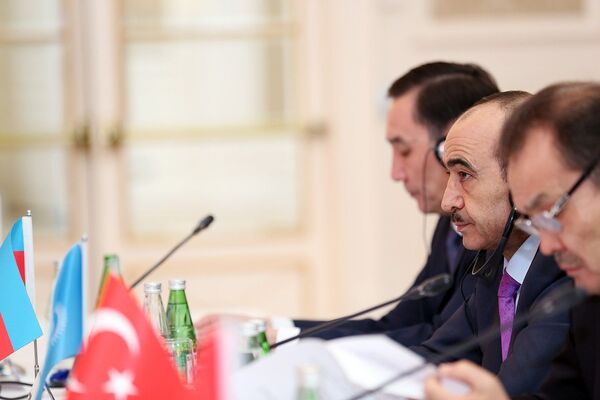 Гасанов: страны, входящие в Тюркский совет, должны поддерживать друг друга Гасанов: страны, входящие в Тюркский совет, должны поддерживать друг друга - Sputnik Азербайджан