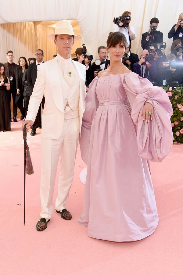 Красота по–американски: дикие наряды звезд на балу Met Gala Красота по–американски: дикие наряды звезд на балу Met Gala - Sputnik Азербайджан