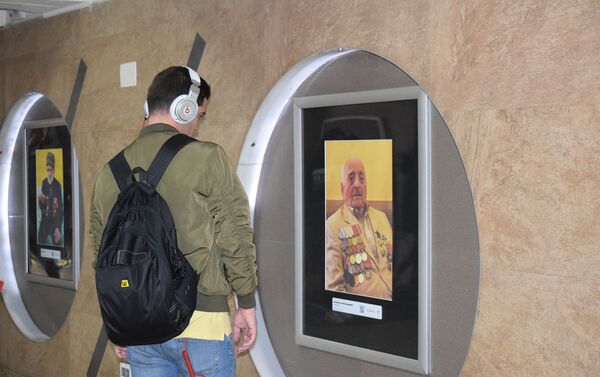 В переходах станции метро Гянджлик открылась фотовыставка, посвященная 9 мая - Дню победы над фашизмом - Sputnik Азербайджан
