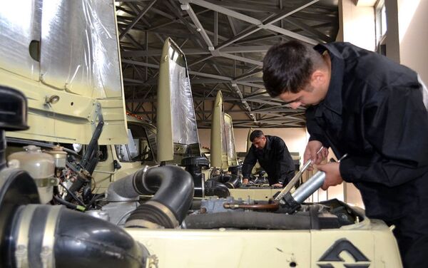 Вооружение и военная техника переводятся на летний режим эксплуатации - Sputnik Азербайджан