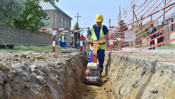 Работы по обновлению и реконструкции сети водоснабжения и канализации - Sputnik Azərbaycan