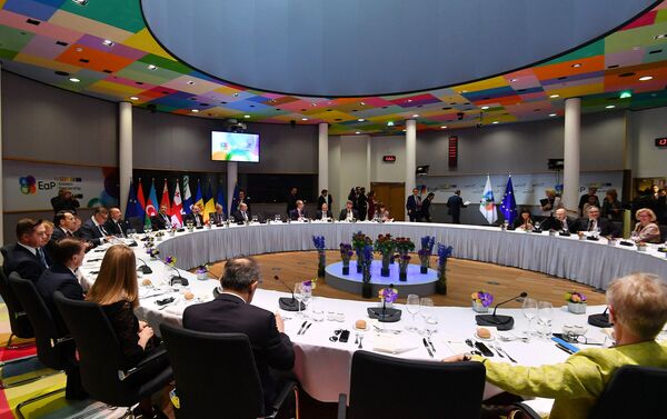 От имени президента Совета Европейского Союза Дональда Туска в понедельник был дан ужин в честь глав государств и правительств стран Восточного партнерства - Sputnik Азербайджан