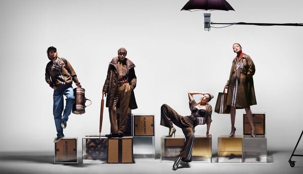 Джиджи Хадид в новой кампании Burberry Джиджи Хадид в новой кампании Burberry - Sputnik Азербайджан