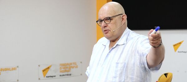 Российский медиаэксперт: с азербайджанскими журналистами чувствую себя уютно - Sputnik Азербайджан