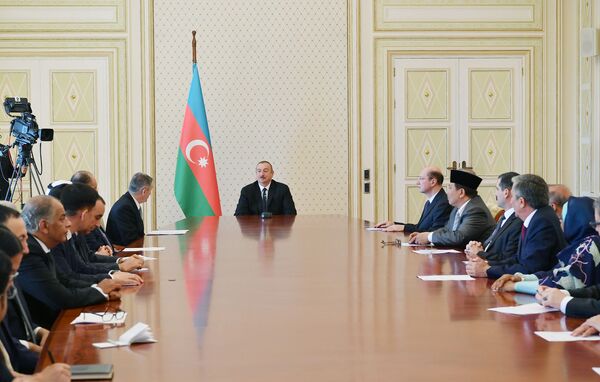 Для Азербайджана очень важна поддержка мусульманских стран - президент Алиев Для Азербайджана очень важна поддержка мусульманских стран - президент Алиев - Sputnik Азербайджан