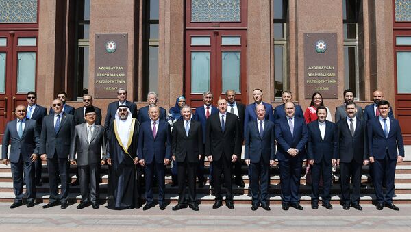 Ильхам Алиев встретился с послами и руководителями дипломатических представительств мусульманских стран в стране по случаю священного месяца Рамазан - Sputnik Азербайджан