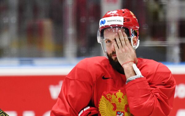 Игрок сборной России по хоккею Никита Кучеров во время тренировки - Sputnik Азербайджан