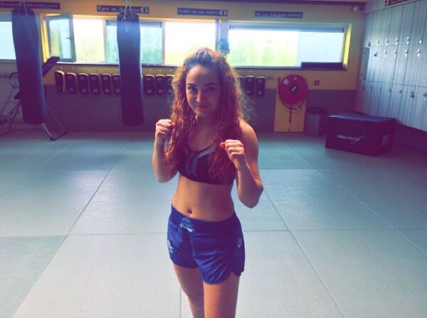 Суад Салимова: в будущем намерена подписать контракт с UFC Суад Салимова: в будущем намерена подписать контракт с UFC - Sputnik Азербайджан