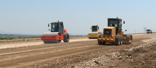 Реконструкция дороги на одном из участков автомагистрали Евлах-Загатала-госграница с Грузией - Sputnik Азербайджан