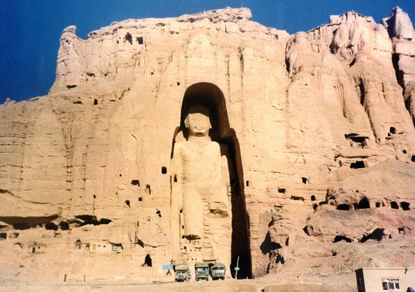 Бамианские статуи Будды, Афганистан,1997 год  - Sputnik Азербайджан