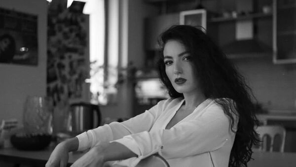 Азербайджанская певица Диляра Кязымова представила новую фотосессию под названием Стоп курение - Sputnik Азербайджан