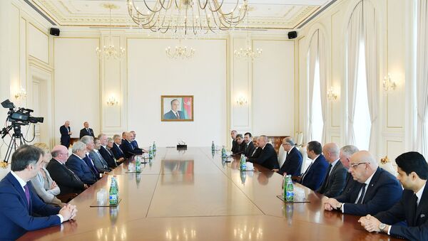 Президент Азербайджана Ильхам Алиев принял делегацию во главе с президентом Союза европейских футбольных ассоциаций (УЕФА) Александером Чеферином - Sputnik Азербайджан