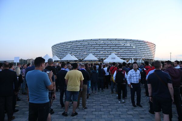 В ожидании начала финального матча Лиги Европы - Sputnik Азербайджан