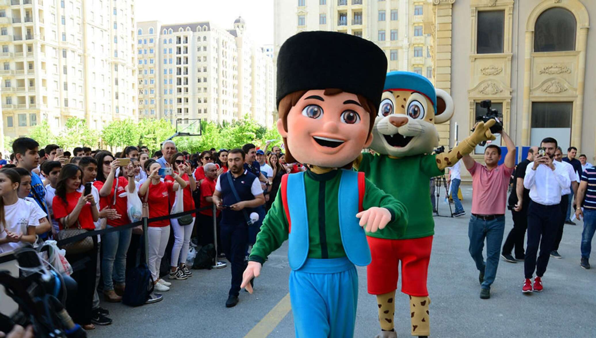 1000 азербайджане. Маскот Азербайджана на Олимпийских играх. Mascot European Youth Olympic Festival. Festivals in Azerbaijan.