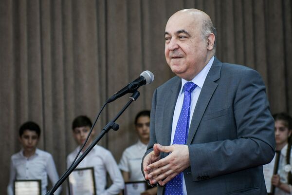 Профессор, доктор юридических наук Чингиз Абдуллаев - Sputnik Азербайджан