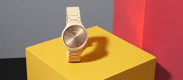 Часы Rado из новой коллекции True Thinline Les CouleursTM Le Corbusier - Sputnik Азербайджан