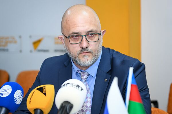 Эксперты: Азербайджан и Россия заинтересованы в развитии отношений Эксперты: Азербайджан и Россия заинтересованы в развитии отношений - Sputnik Азербайджан