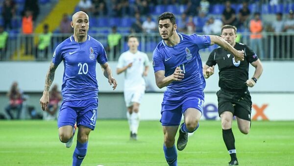 Сборная Азербайджана по футболу потерпела первое разгромное поражение в отборочном цикле чемпионата Европы по футболу 2020 года - Sputnik Azərbaycan