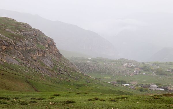 Высокогорное село Грыз у подножия горы Агрыдаг - Sputnik Азербайджан