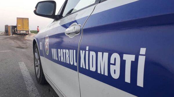 В Кюрдамире грузовой автомобиль врезался в Камаз и перевернул его - Sputnik Azərbaycan