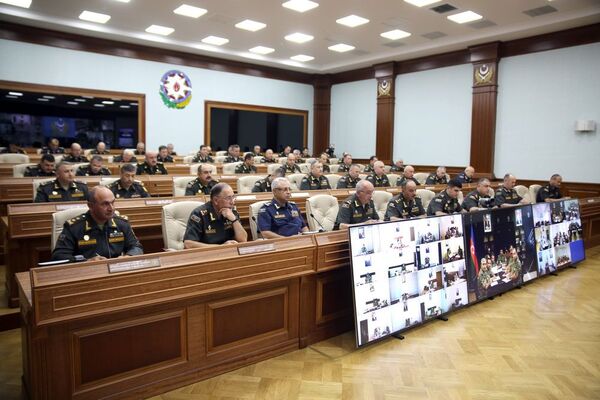 Закир Гасанов поручил пресекать провокации ВС Армении любыми адекватными мерами Закир Гасанов поручил пресекать провокации ВС Армении любыми адекватными мерами - Sputnik Азербайджан