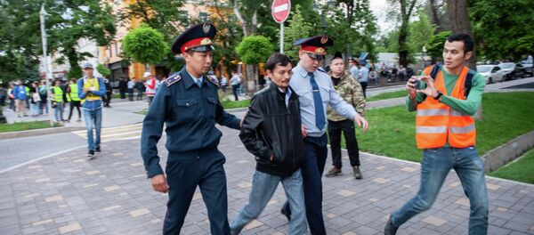 Несанкционированный митинг в Алматы на площади Астана, архивное фото Несанкционированный митинг в Алматы на площади Астана, архивное фото - Sputnik Азербайджан