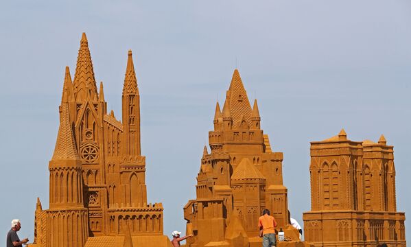 Экспонат фестиваля песчаной скульптуры Мечты в Остенде, Бельгия - Sputnik Азербайджан