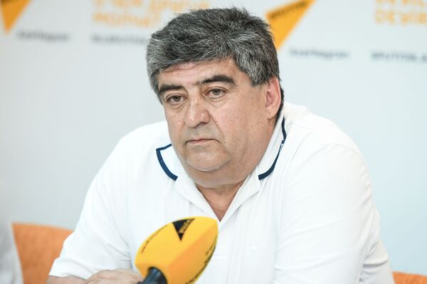 Руководитель организации Помощь образованию водителей Фазиль Мамедов - Sputnik Азербайджан
