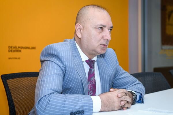 Varis: Hər il gələndə başqaları şad olur ki, bir il də yaşadım, amma mən itirdim deyirəm Varis: Hər il gələndə başqaları şad olur ki, bir il də yaşadım, amma mən itirdim deyirəm - Sputnik Azərbaycan